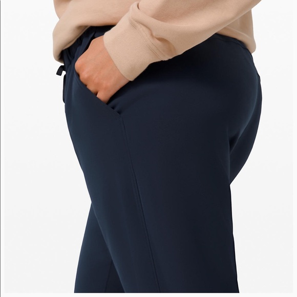 Lululemon on the fly navy woven joggers - Picture 4 of 7